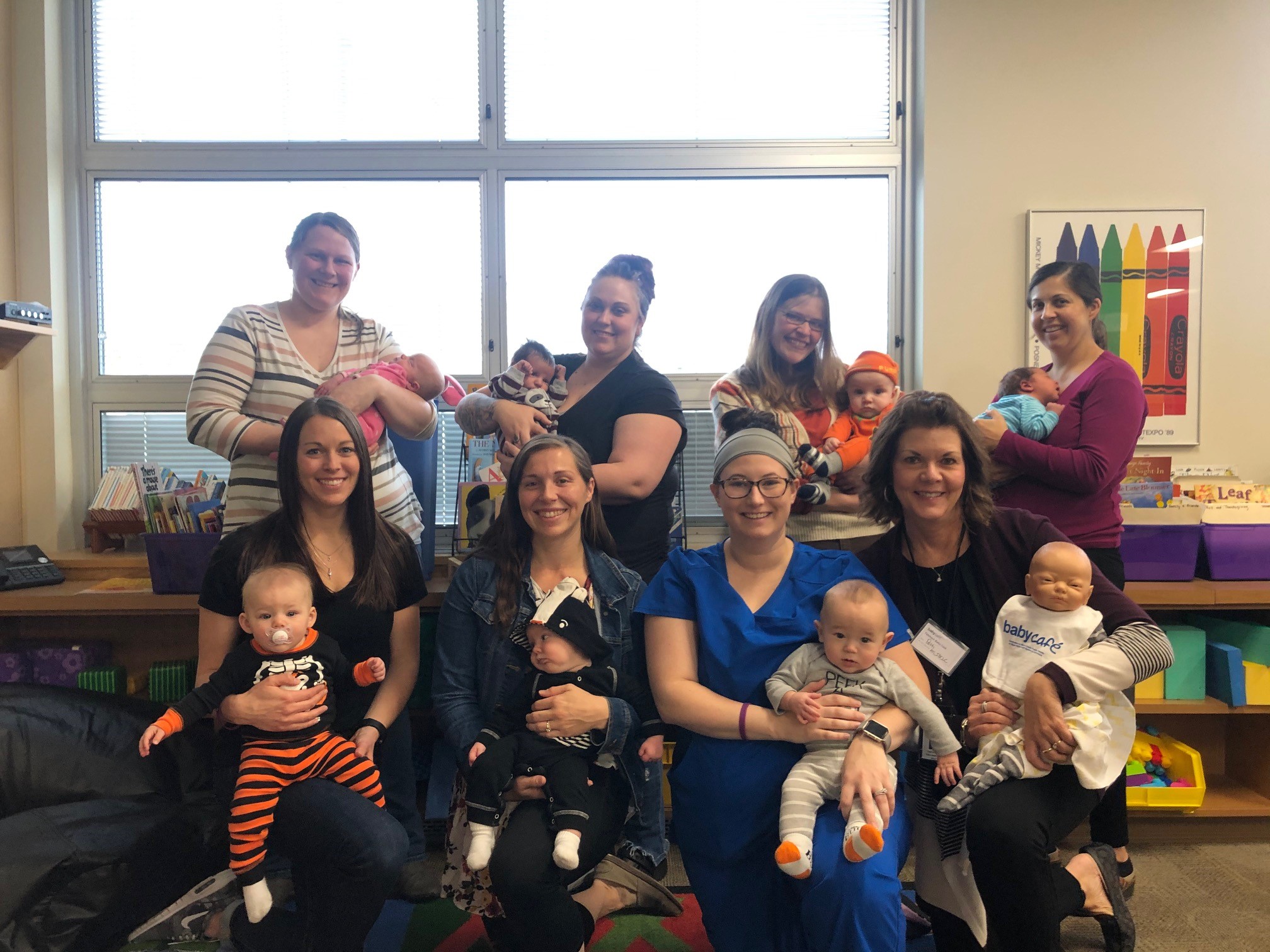participants of baby cafe with infants
